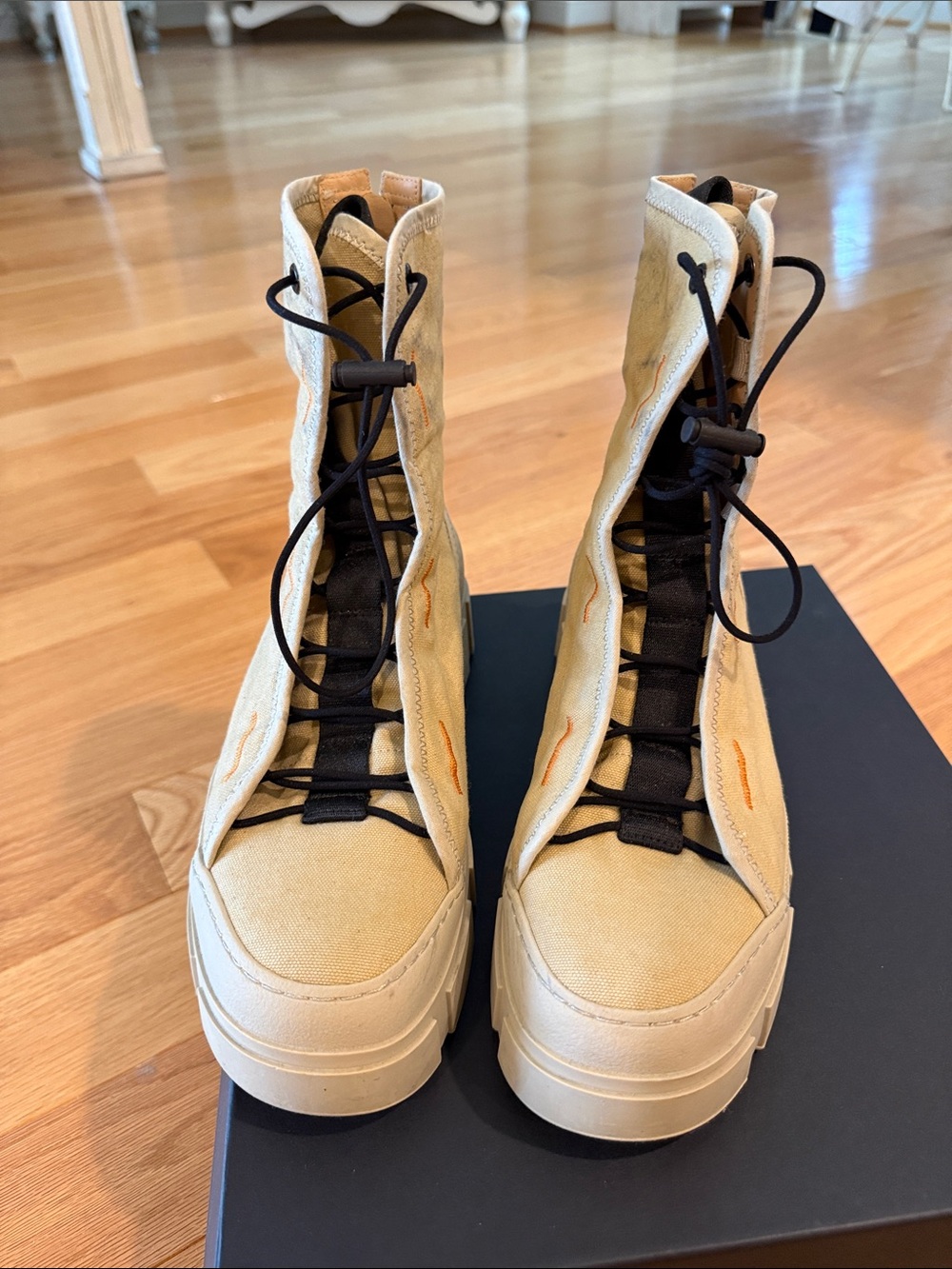 Vic Mati Women’s Boots View 2